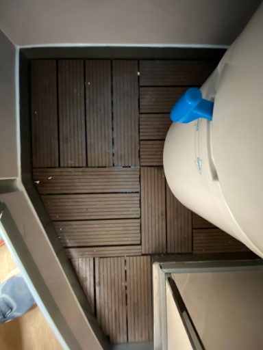 Wasserdichte Edelstahl-Duschwanne im Pickup Camper für sicheren Wasserabfluss