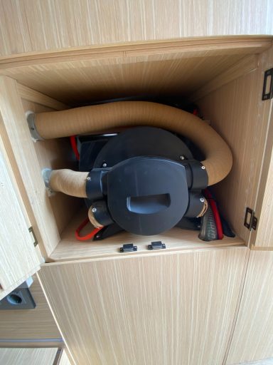 Truma Gas- und Elektroheizung im Pickup Camper für Wasser und Luft
